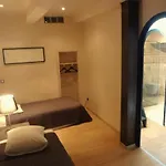 Les Toits D'uzes Apartamento